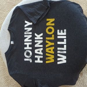 Hi! I'm selling this near new, comfortable 60/40 blend XL T-shirt